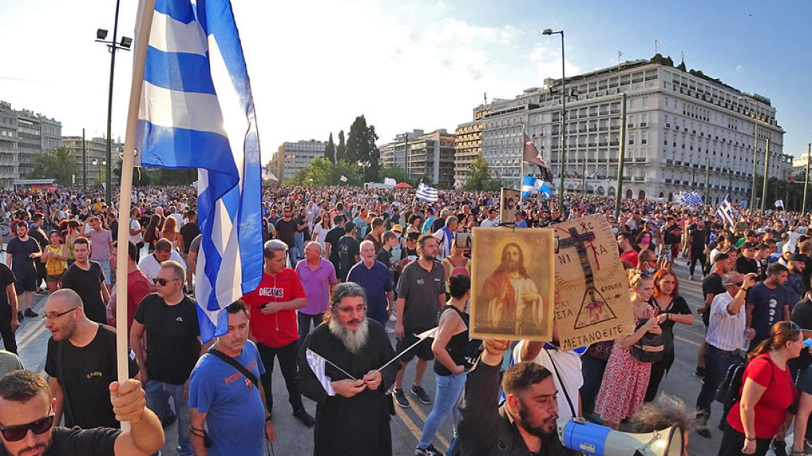 Εμβολιασμοί: Μάχη για την ανοσία ενάντια στο συμπαγές «τείχος» άρνησης των αντιεμβολιαστών