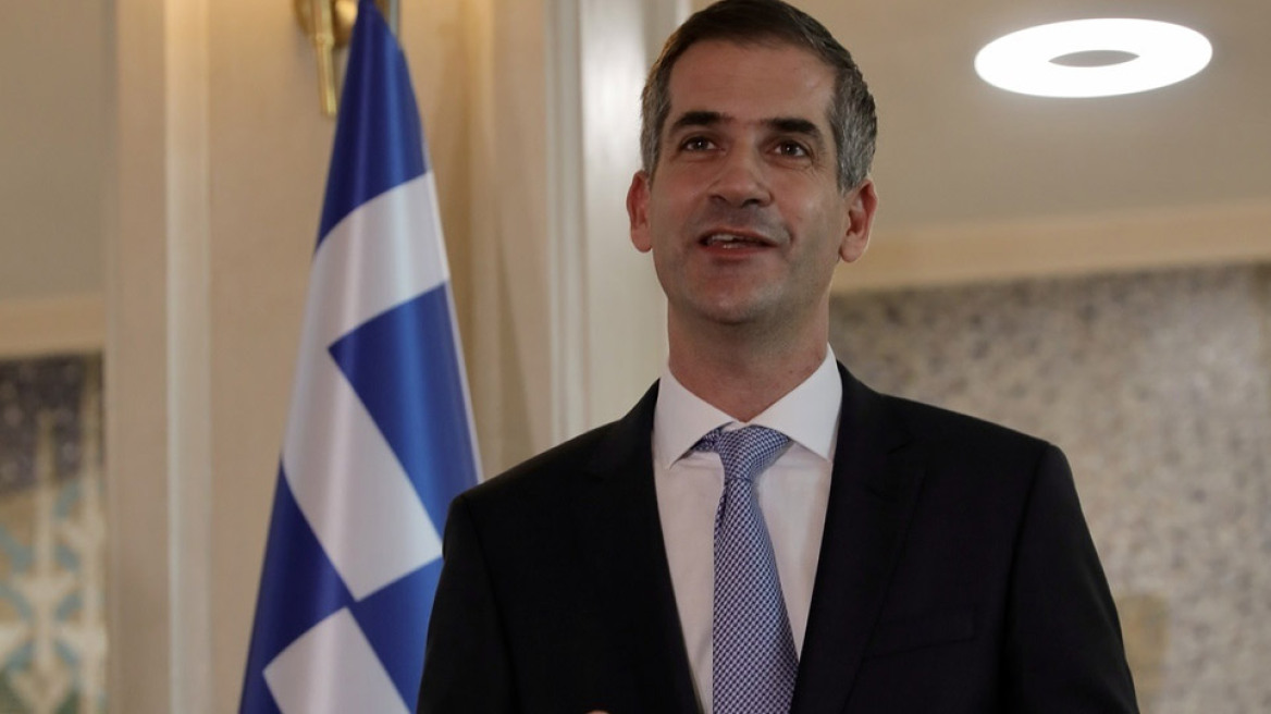 Μπακογιάννης: Συνεργεία του δήμου απολυμαίνουν και τα 389 σχολεία της πόλης