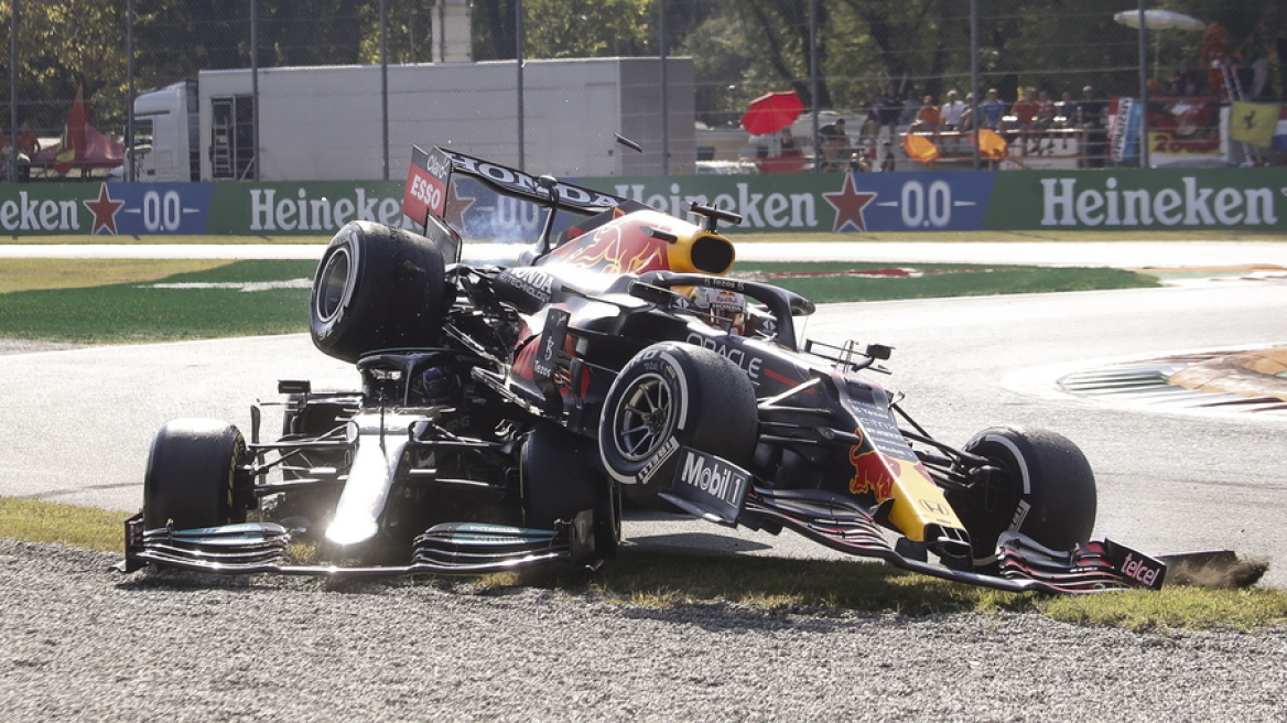 Formula 1: Σφοδρή σύγκρουση Φερστάπεν-Χάμιλτον - Γλίτωσε για λίγους πόντους ο Βρετανός - Δείτε βίντεο