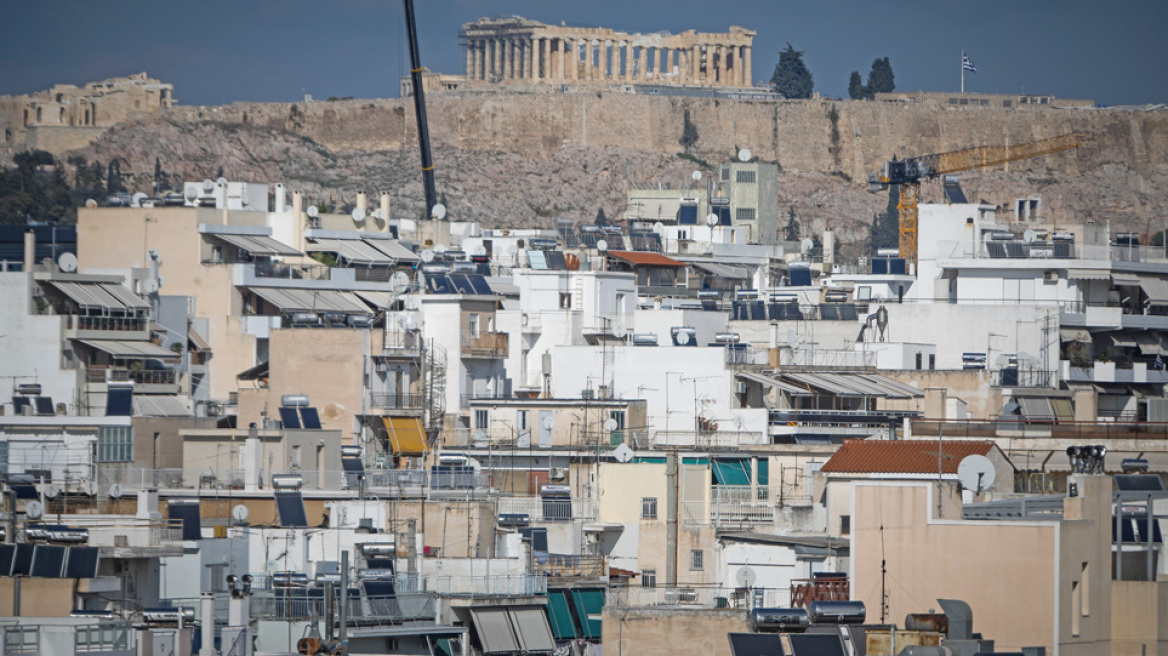 Γονικές παροχές: Γιατί πλέον συμφέρουν οι μεταβιβάσεις ακινήτων και χρημάτων