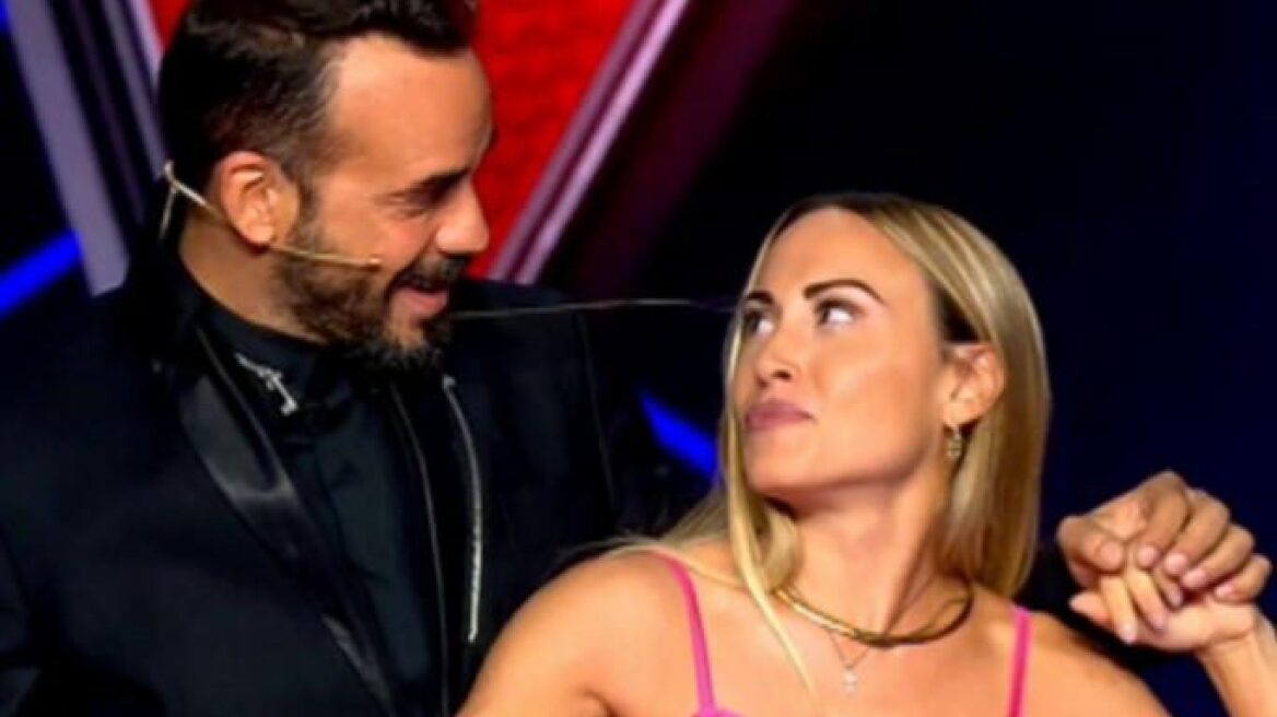 The Voice: Ο Μουζουράκης έκανε τα πάντα για να την πείσει, αλλά εκείνη πήγε αλλού