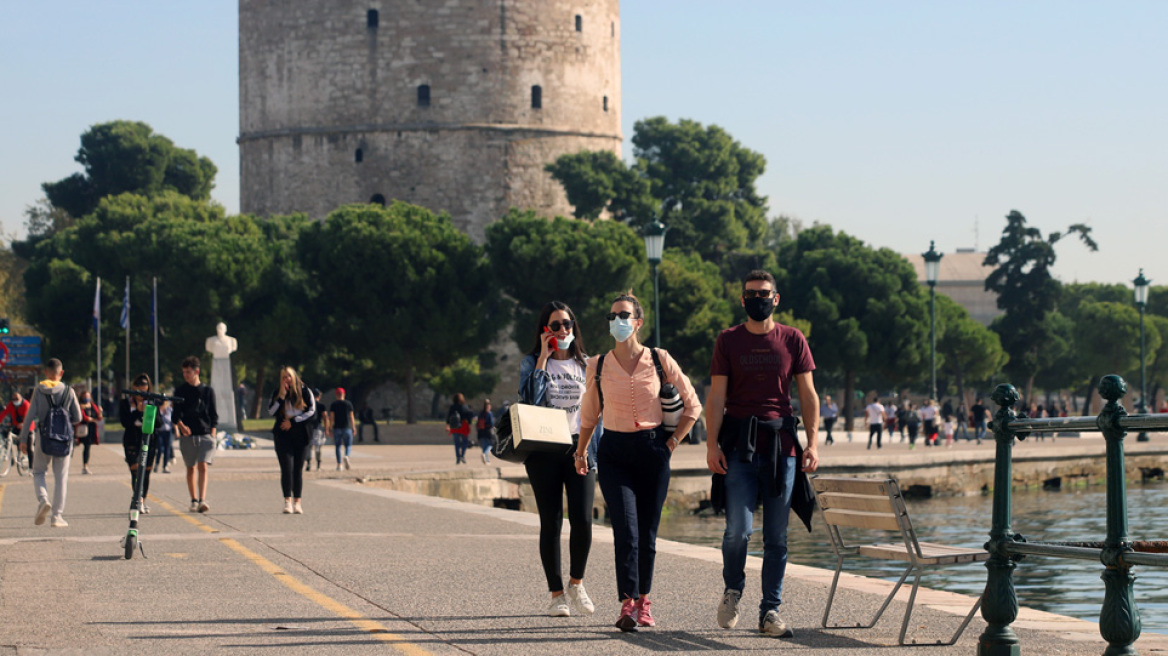 Η πανδημία «χτυπά» τη βόρεια Ελλάδα - Στη Θεσσαλονίκη τα πρώτα κλειστά σχολεία