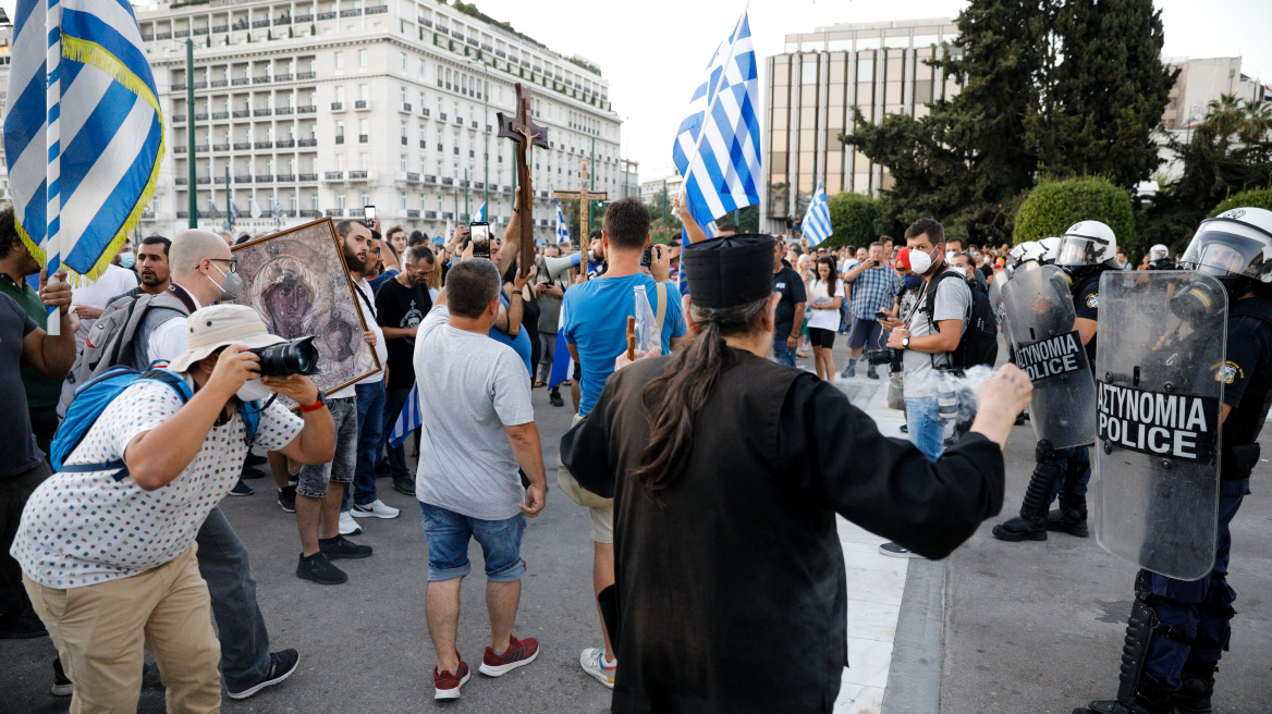 Αύριο οι ανακοινώσεις από τη Δίωξη Ηλεκτρονικού Εγκλήματος για τους αντιεμβολιαστές – Στο στόχαστρο 20 σελίδες στο διαδίκτυο