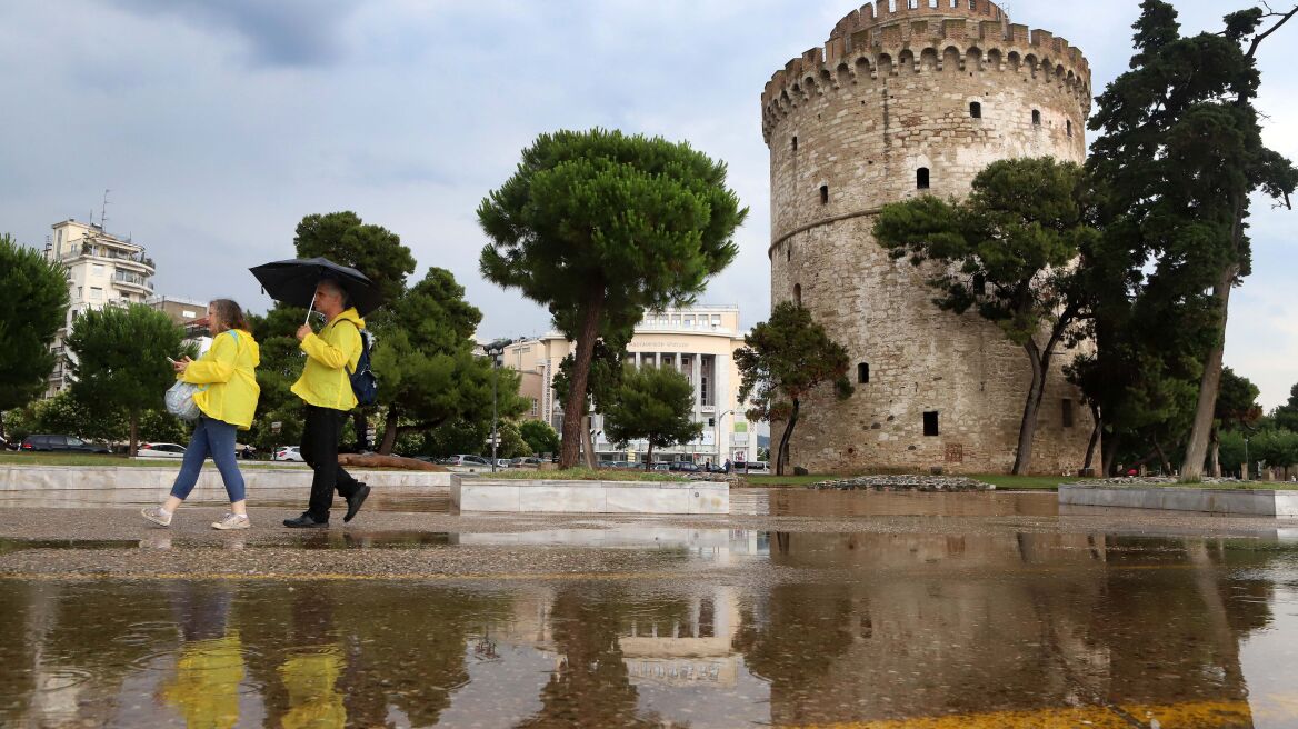 Καιρός: Πτώση της θερμοκρασίας και βροχές στα βόρεια