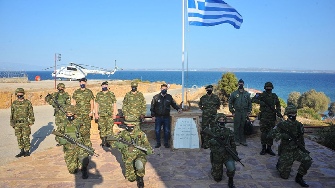 Εξοργισμένοι οι Τούρκοι με τον Χαρδαλιά για φωτογραφία του με φόντο… τα τουρκικά παράλια