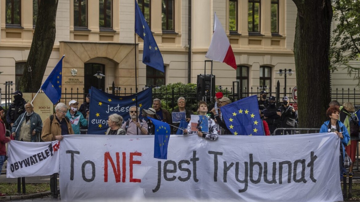 Μετά το Brexit έρχεται και το... Polexit;