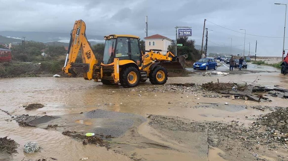 «Σάρωσε» και την Αγιά της Λάρισας η κακοκαιρία «Αθηνά»