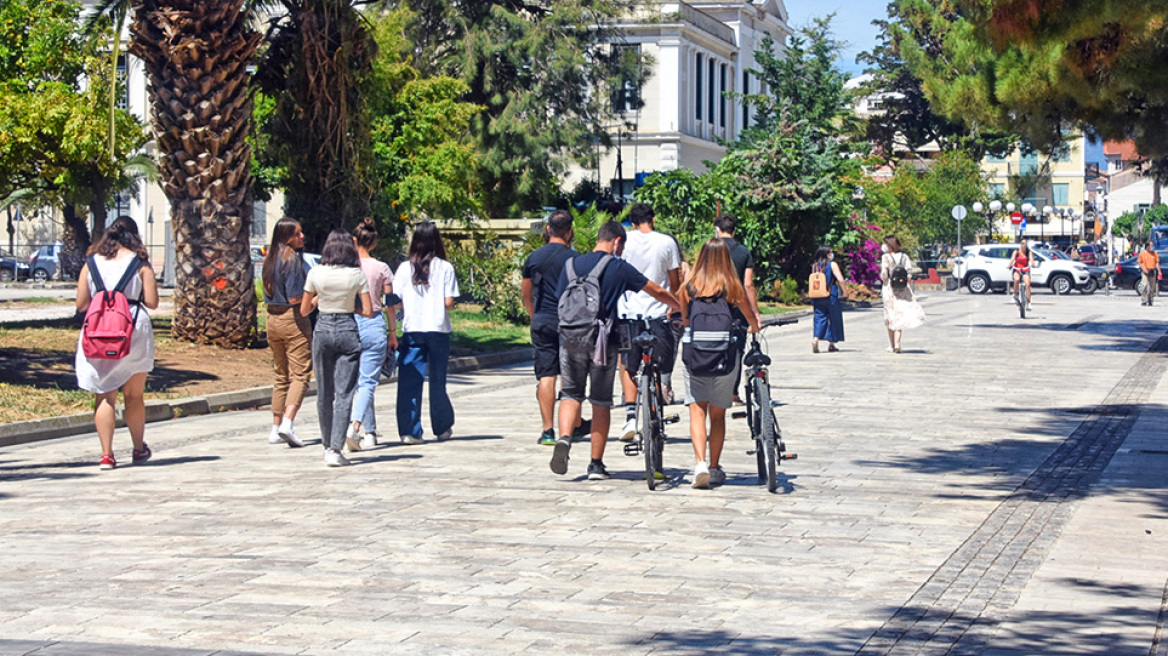 Στα 1.358 τα νέα κρούσματα - 333 οι διασωληνωμένοι, 30 θάνατοι