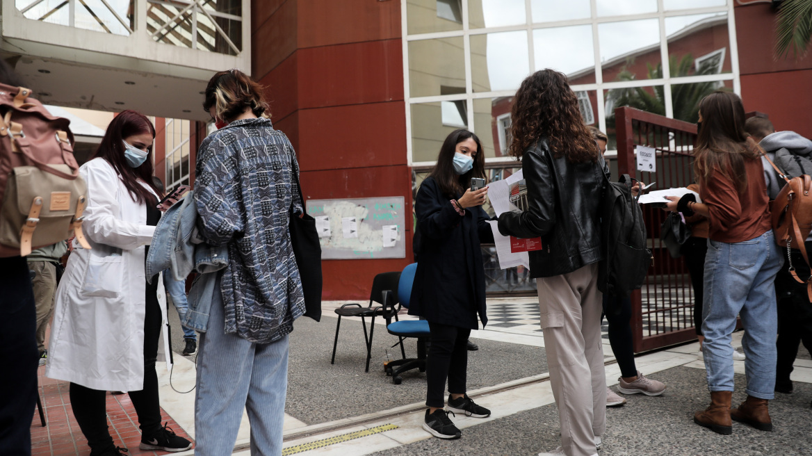 Πανεπιστήμια: Οι φοιτητές επέστρεψαν με μέτρα προστασίας και... ταλαιπωρία – Όλα όσα ισχύουν