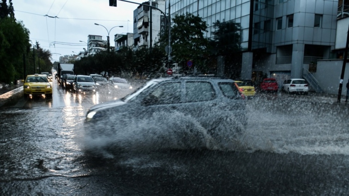 Κακοκαιρία «Μπάλλος»: Κλειστά όλα τα σχολεία αύριο στην Αττική