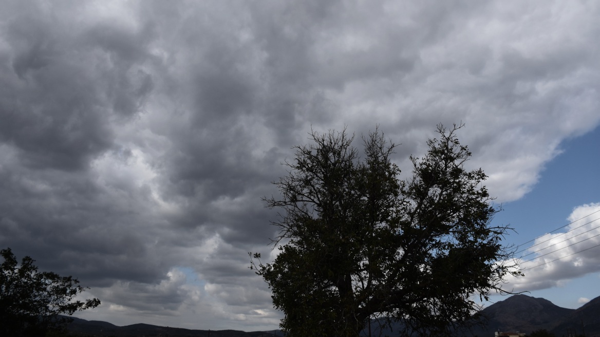 Meteo: Μεγάλα ύψη βροχής και πληθώρα προβλημάτων από το πέρασμα της κακοκαιρίας «Μπάλλος»