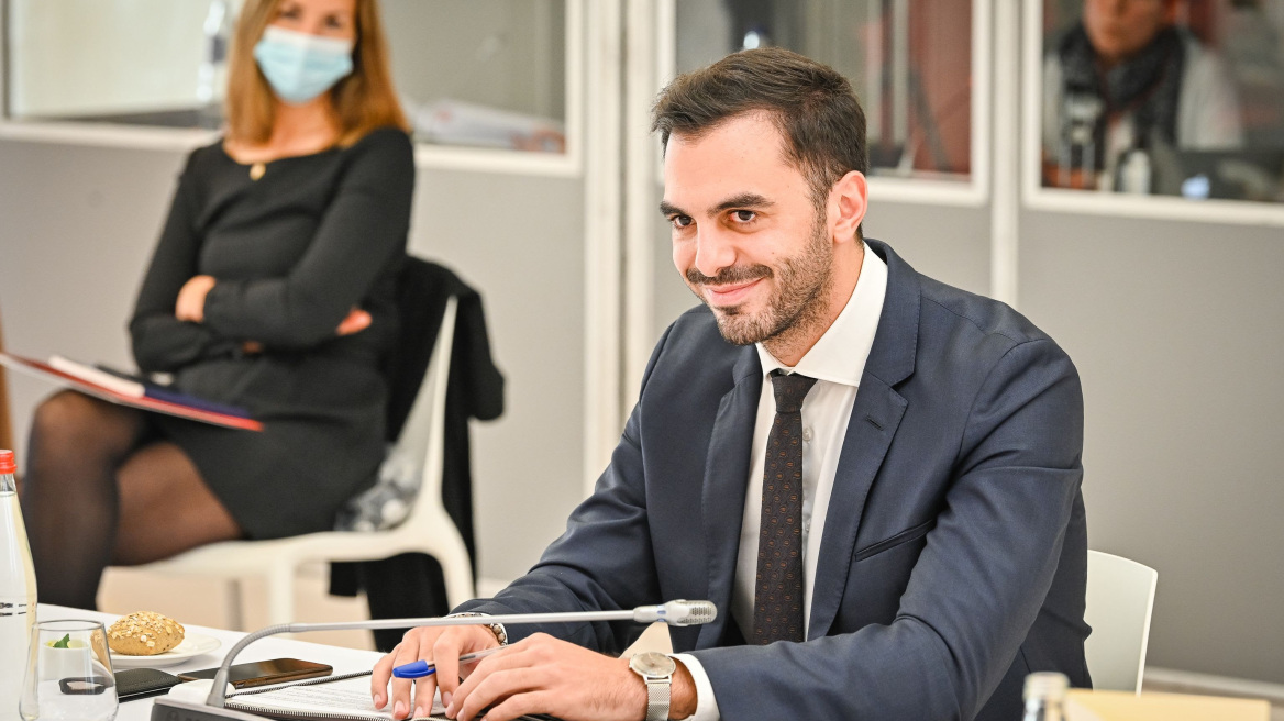 Χριστοδουλάκης από την προσύνοδο των Σοσιαλιστών: Να δώσουμε τέλος στις πολιτικές της λιτότητας και της συντήρησης