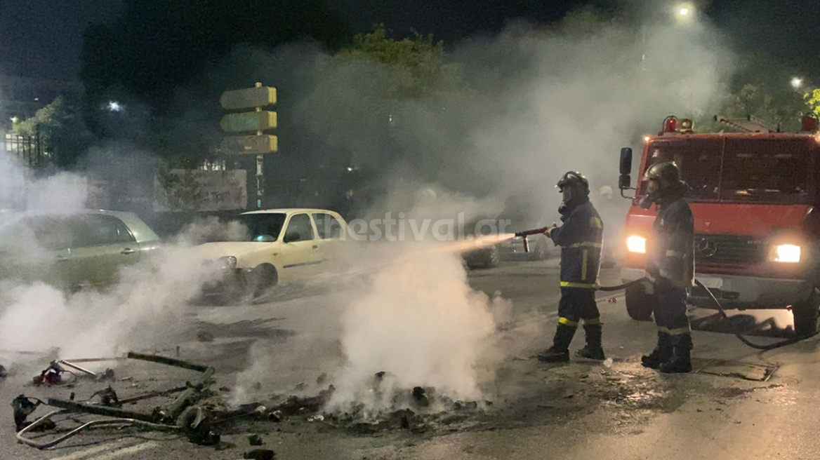 Εννέα προσαγωγές έγιναν μετά τα επεισόδια κουκουλοφόρων - αστυνομικών στη Θεσσαλονίκη - Δείτε βίντεο και φωτογραφίες