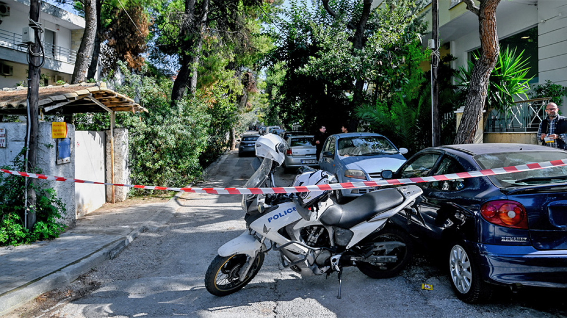 Έγκλημα στη Νέα Ερυθραία: Δίωξη για δύο κακουργήματα στον «σαμουράι» - Πώς είναι έξω ο ψυχάκιας, ξεσπά ο αδερφός του νεκρού