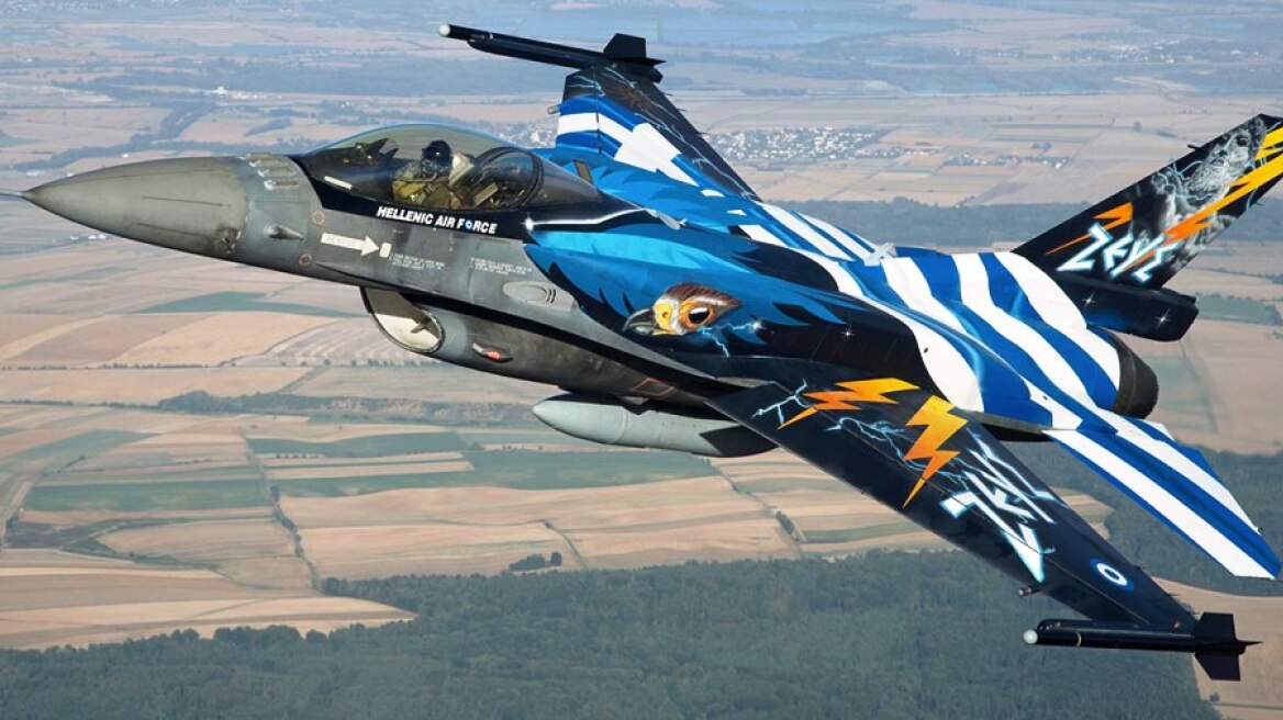 Πτήση F-16 πάνω από τη Θεσσαλονίκη -Πρόβα για τις εκδηλώσεις της 28ης Οκτωβρίου