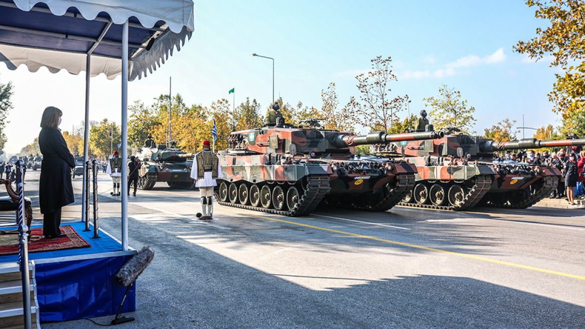 «Απάντηση» σε Τσαβούσογλου η άψογη στρατιωτική παρέλαση - Πώς ερμηνεύουν στο Πεντάγωνο τις κλιμακούμενες τουρκικές προκλήσεις