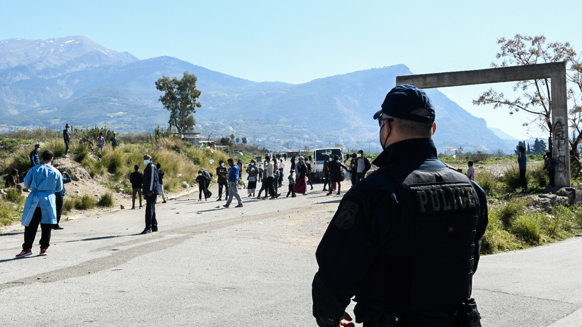 Νέα επεισόδια με Ρομά στην Κορινθία: Έκλεισαν την εθνική οδό Κορίνθου-Πατρών στο Ζευγολατιό