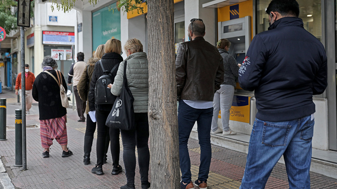 Οι ειδικοί για τα νέα μέτρα: Με rapid test οι ανεμβολίαστοι σε τράπεζες, Δημόσιο, εμπορικά κέντρα και εξωτερικούς χώρους εστίασης