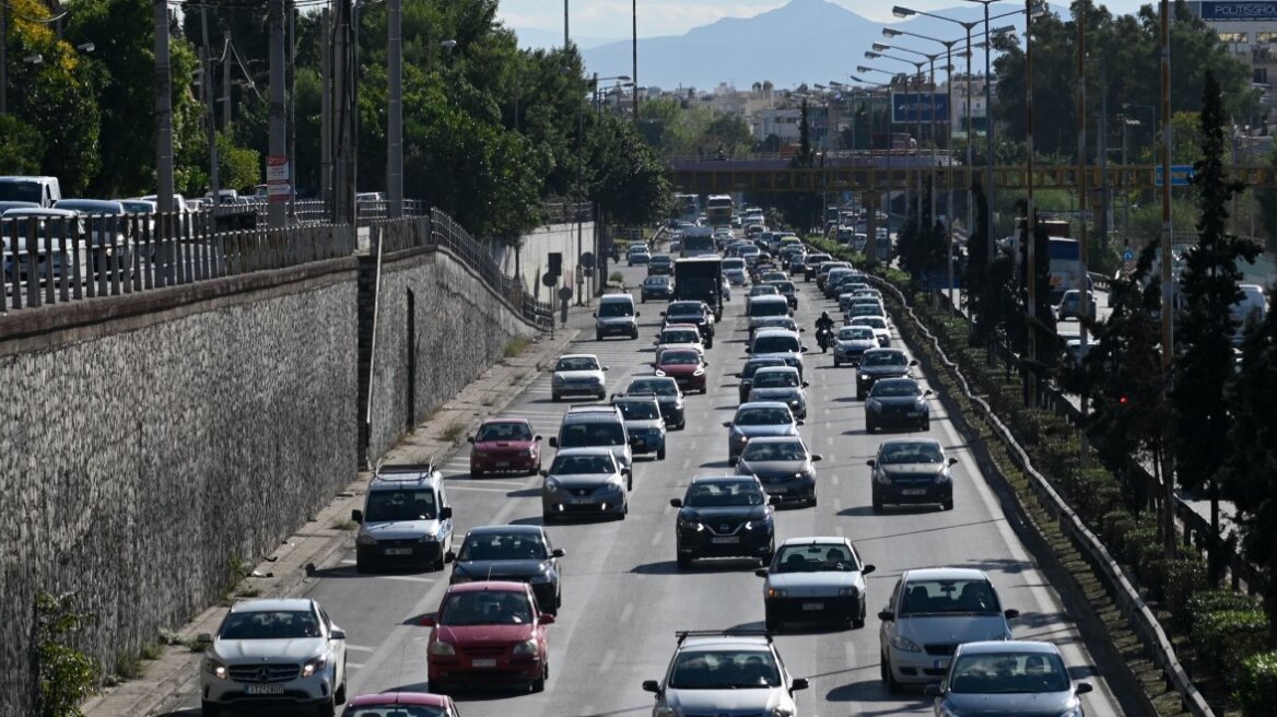 Κίνηση στους δρόμους: Δείτε πού υπάρχει μποτιλιάρισμα 