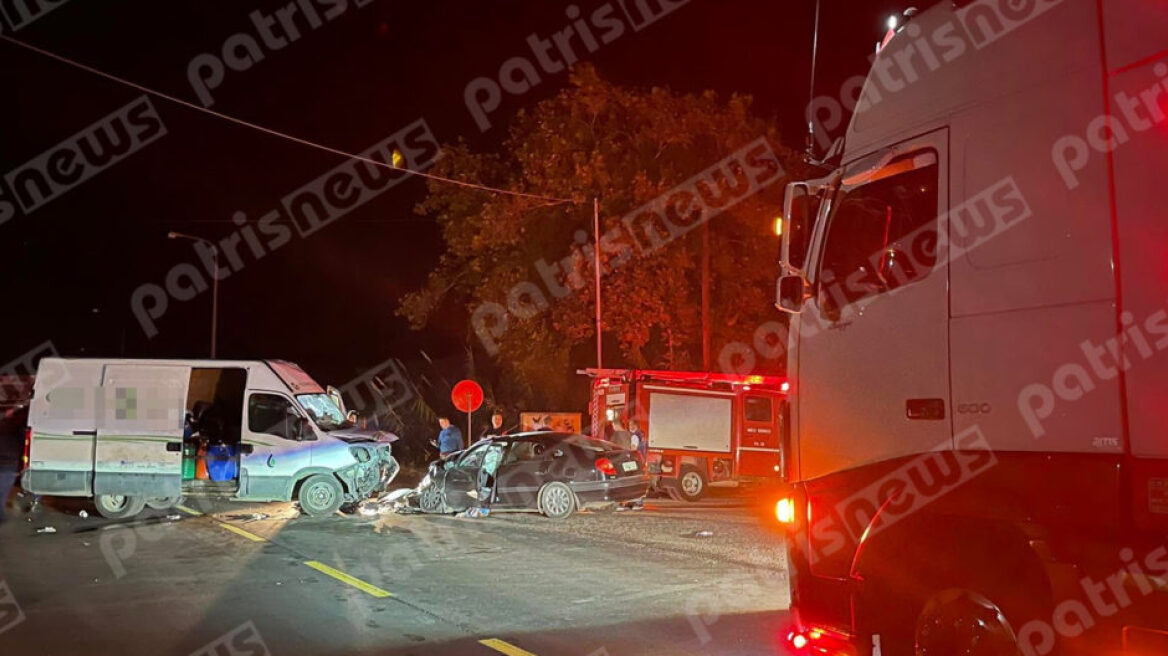 Σφοδρή μετωπική σύγκρουση ΙΧ με βαν στη Ζαχάρω, τρεις τραυματίες