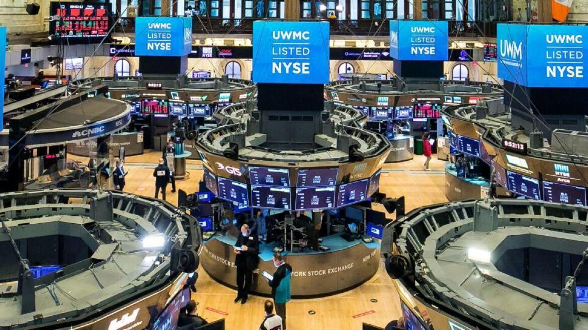 Wall Street: Ταϊβάν και Fed έριξαν τους δείκτες - Πτώση 400 μονάδων για τον Dow Jones