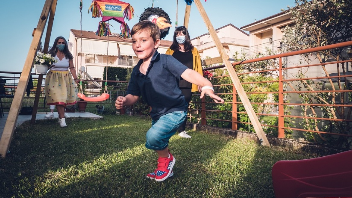 Make a Wish: «Αλίμονο αν συνηθίσουμε στη γροθιά ως βασικό χαιρετισμό»