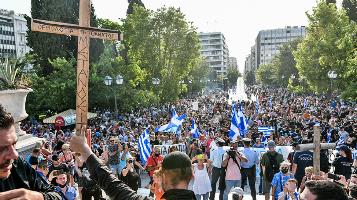 Κορωνοϊός - Πλεύρης: Εξετάζεται το ακαταδίωκτο για τους γιατρούς για να προστατευθούν από μηνύσεις αρνητών