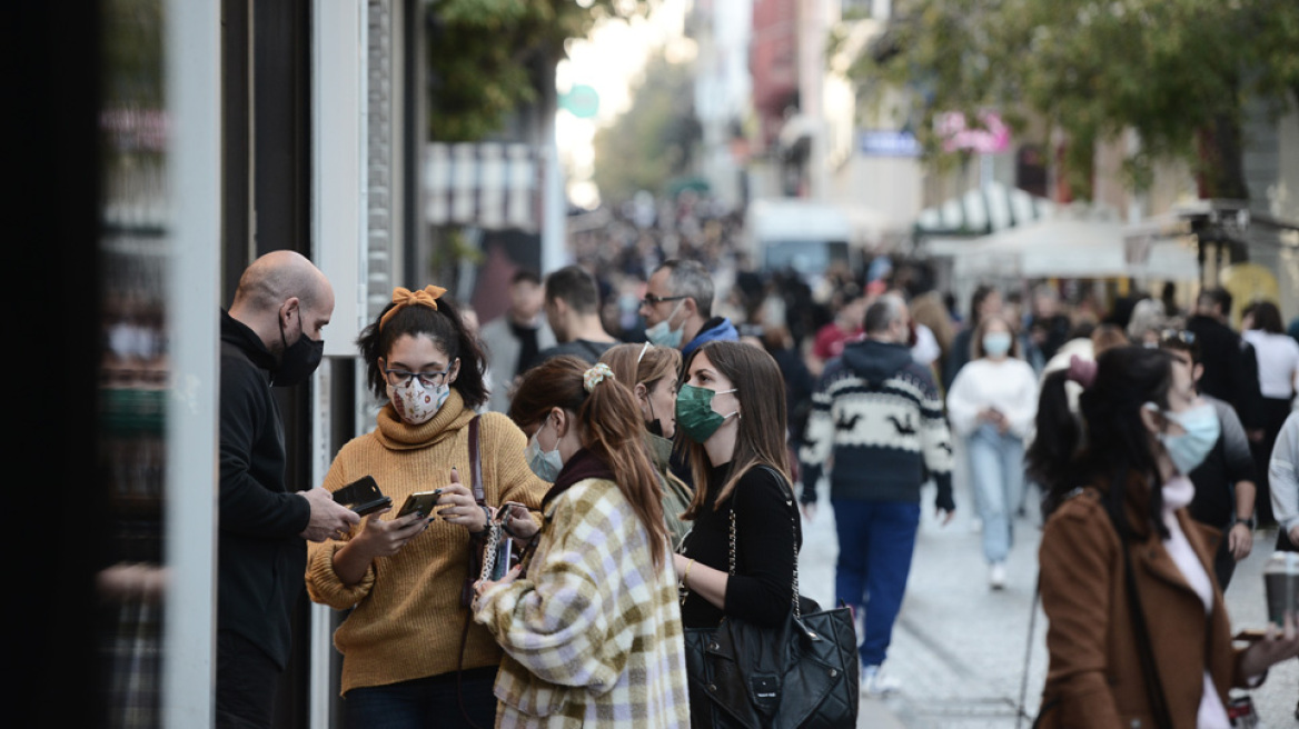 Νέα μέτρα για τον κορωνοϊό προ των πυλών: Ποια σενάρια εξετάζουν οι ειδικοί