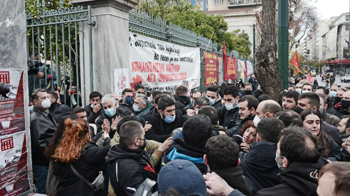 Πολυτεχνείο: Ξύλο μεταξύ φοιτητών - «Αστακός» με 6.000 αστυνομικούς η Αθήνα