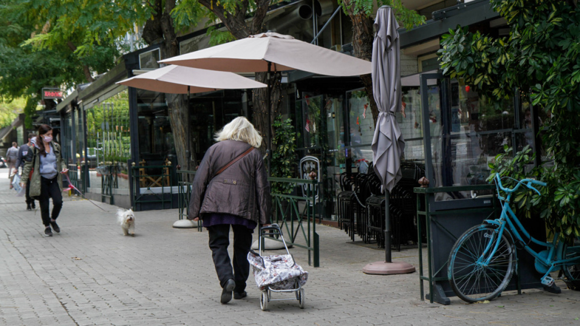 Πανδημία: Μπροστά στο «κύμα» της Covid δύο εκατ. Έλληνες άνω των 60 ετών 