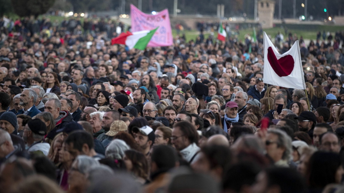 Πάνω από 11.500 τα κρούσματα στην Ιταλία και 49 θάνατοι