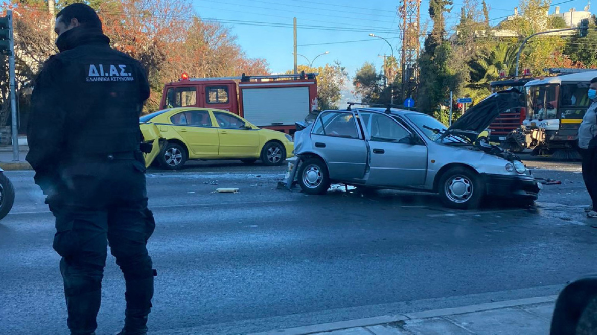 Σοβαρό τροχαίο στην Κηφισίας