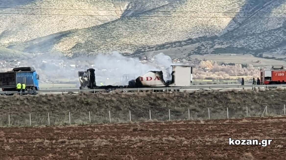 Κοζάνη: Φωτιά σε φορτηγό στην Εγνατία 