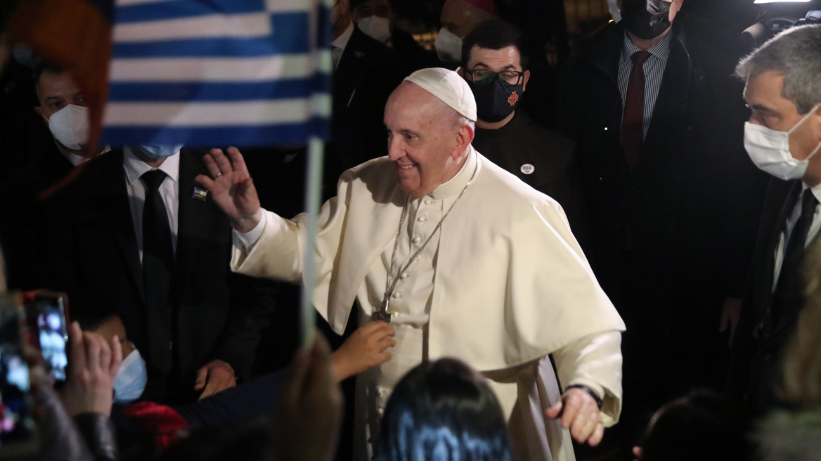 Πάπας Φραγκίσκος: Οι αναφορές στον Όμηρο, οι πρόσφυγες στη Λέσβο και η άρνηση να μείνει σε πολυτελές ξενοδοχείο 