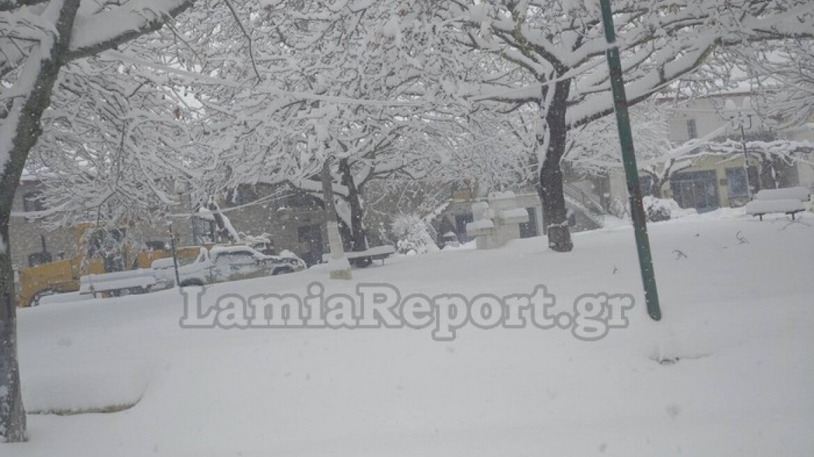 Κακοκαιρία «Κάρμελ»: Ξεπέρασε τους 40 πόντους το χιόνι στην Καρυά Καμένων Βούρλων