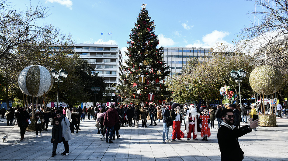 Αναστολή εορταστικών εκδηλώσεων σε ανοιχτούς χώρους και μάσκες παντού εισηγούνται οι ειδικοί - Αύριο οι ανακοινώσεις από Πλεύρη