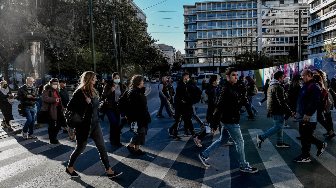 Κορωνοϊός: Αρνητικό ρεκόρ πανδημίας με 21.657 κρούσματα σε μία ημέρα, τα 9.882 στην Αττική 