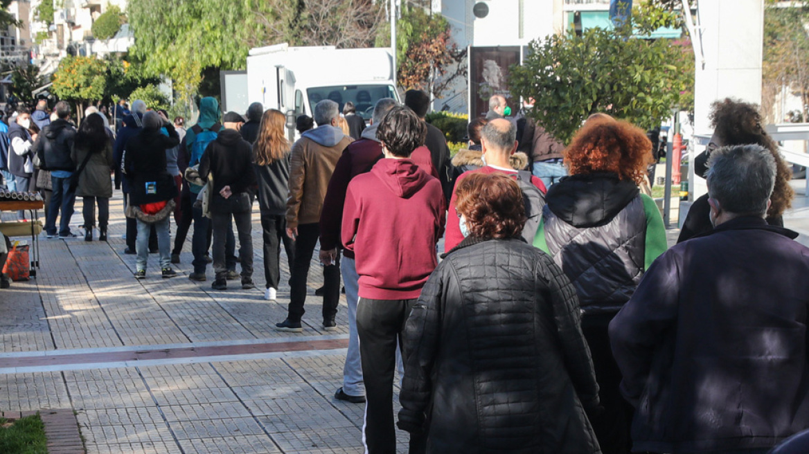 Πρόστιμα για τα PCR, αλλαγές στα πιστοποιητικά νόσησης – Δείτε τις ΚΥΑ