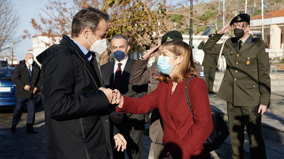 Στον Άγιο Ευστράτιο για τα Θεοφάνεια ο Μητσοτάκης – Δείτε φωτογραφίες