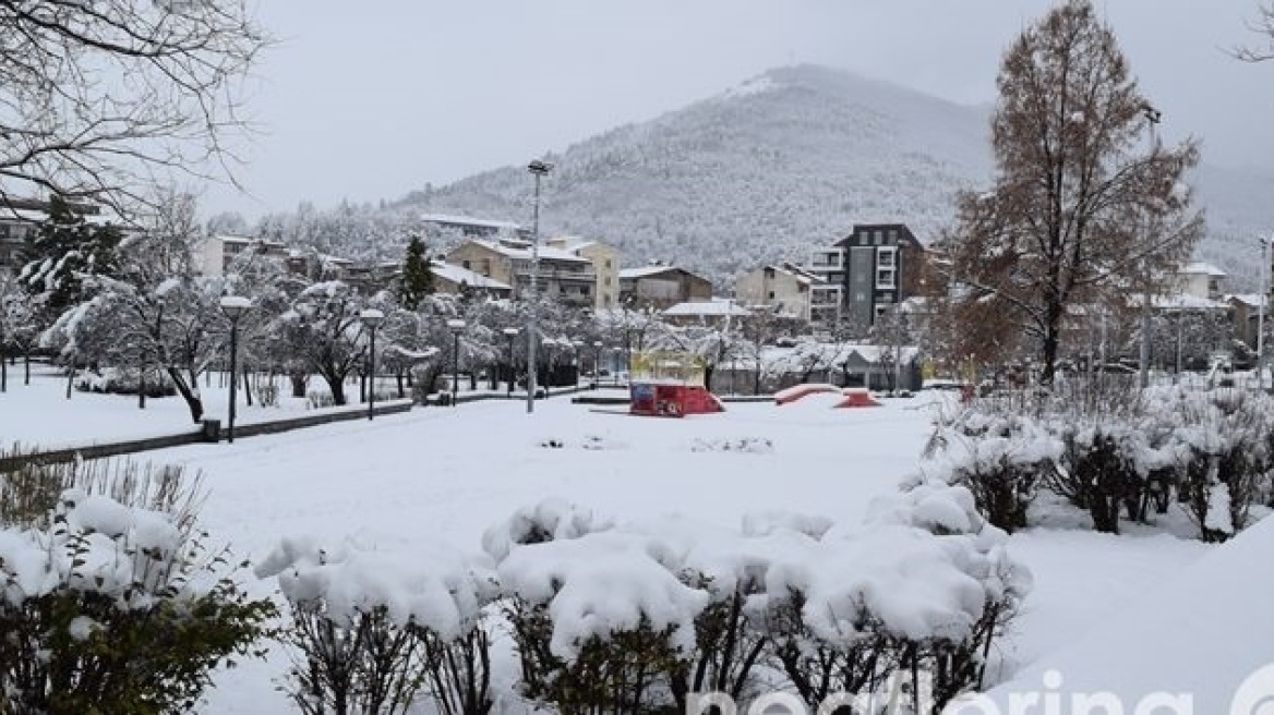 Δύσκολες ώρες για τους κατοίκους της Φλώρινας: Ισχυροί μετασεισμοί, 30 πόντοι χιόνι και πολλά κρούσματα