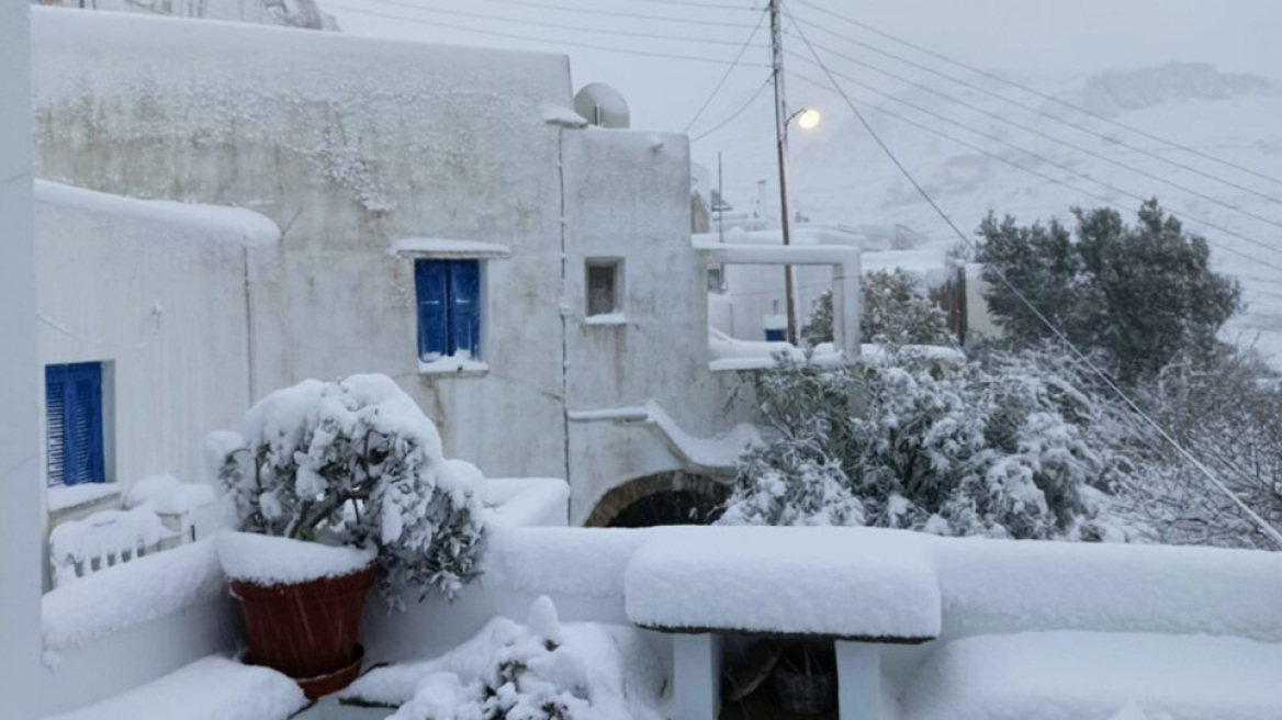 Καιρός: Στα «λευκά» η Εύβοια και νησιά των Κυκλάδων, χιόνισε και στα βόρεια προάστια της Αθήνας - Πώς θα εξελιχθεί η «Ελπίς»