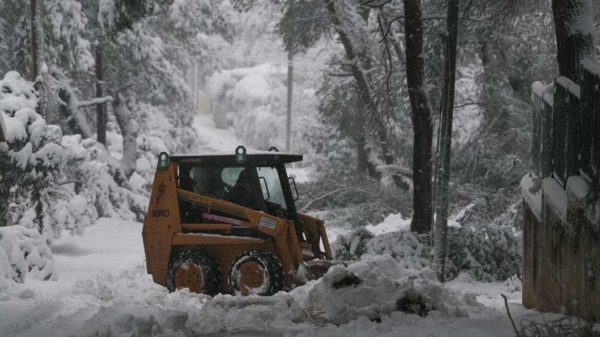 Κακοκαιρία «Ελπίς»-Χιόνια στην Αθήνα: Σε ποιες περιοχές υπάρχουν διακοπές ρεύματος