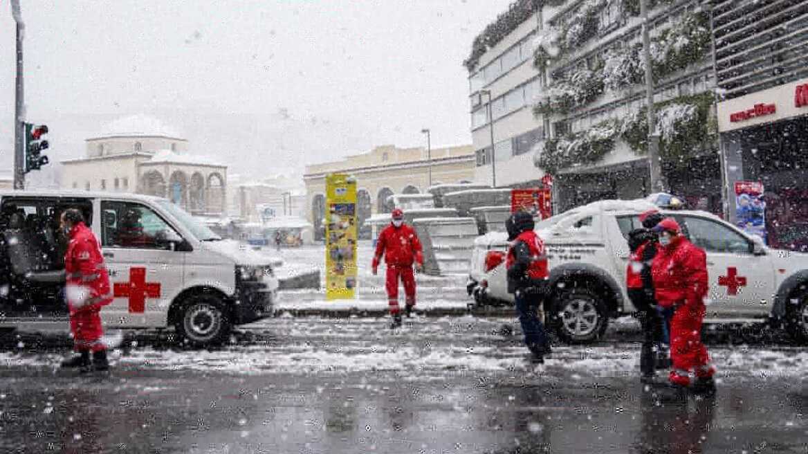 Κακοκαιρία «Ελπίς»: Στο πλευρό των πολιτών με κινητικά προβλήματα ο Ερυθρός Σταυρός