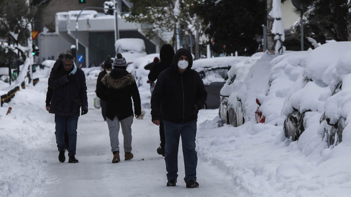 Στα 17.409 τα νέα κρούσματα, 653 οι διασωληνωμένοι, 98 θάνατοι