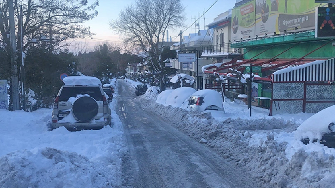 Κακοκαιρία «Ελπίς»-Χιόνια: Παγωμένη πόλη για 3η ημέρα η Αθήνα - Χάος στους δρόμους