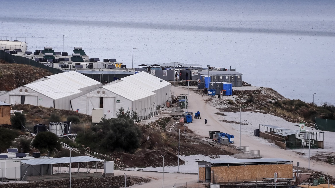 Μυτιλήνη: Φωτιά σε μεγάλη σκηνή στο ΚΥΤ του Καρά Τεπέ