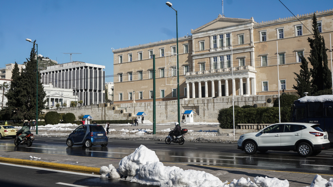 Καιρός: Ηλιοφάνεια σήμερα, έρχεται νέα κακοκαιρία το Σάββατο - Κίνδυνος για πλημμύρες