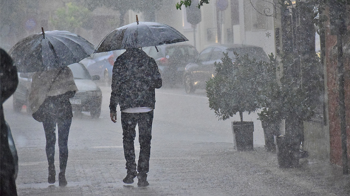 Καιρός - Έκτακτο δελτίο επιδείνωσης: Ισχυρές βροχές και καταιγίδες στην κεντρική και νότια Ελλάδα, πού θα χιονίσει