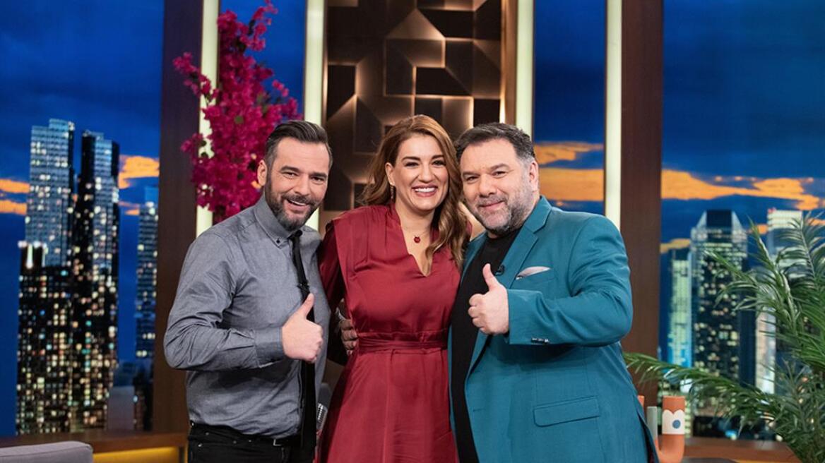 Το «The 2Night Show» υποδέχεται την Ελίνα Παπίλα και τον Γιώργο Καρτελιά