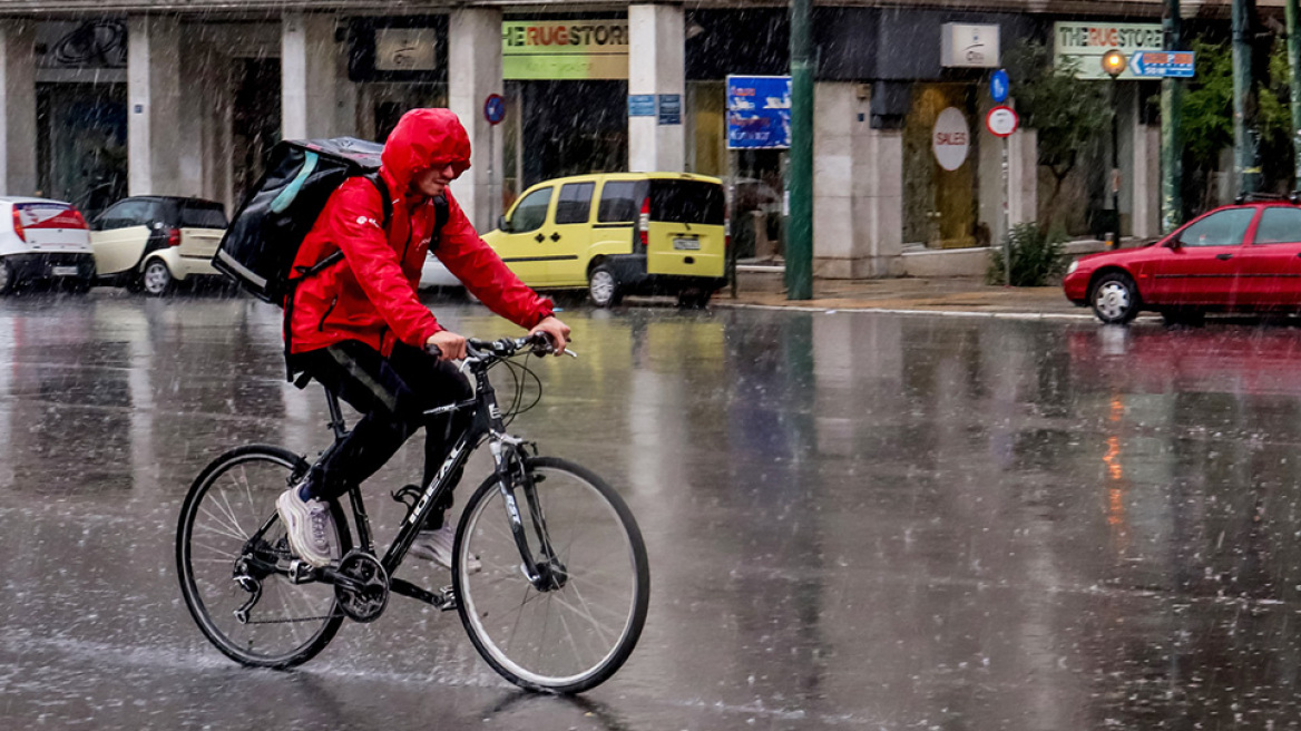 Καιρός και κίνηση στους δρόμους: Άλλο ένα «κύμα» κακοκαιρίας πλήττει την Αττική με καταιγίδες και βοριάδες